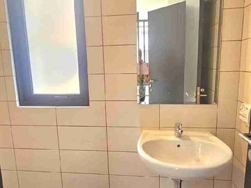 Disewakan Rumah Type Deluxe 3 KT di Cluster Viola Summarecon Crown Gading Bekasi