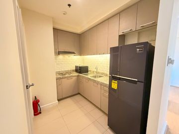 FS/FR 32 Sanson Rockwell Raffia Tower 2BR 94sqm Maids Parking