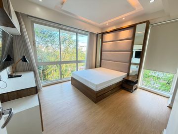 FS/FR 32 Sanson Rockwell Raffia Tower 2BR 94sqm Maids Parking