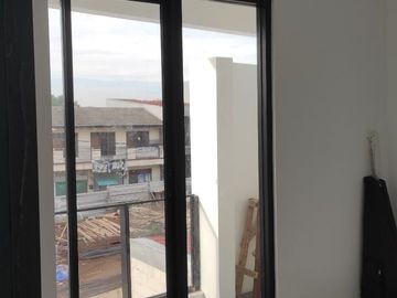 Rumah Binjay Cluster Pnggr Jl.Raya Bintara Jaya, Murah Baru di Kota Bekasi Barat, Dijual