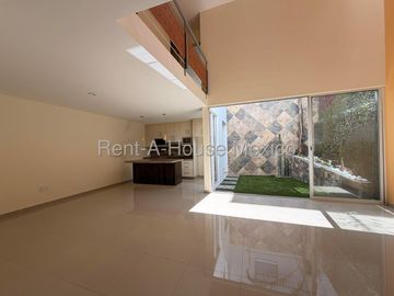 Casa en Renta El Mirador Roof Garden 3 Recamaras 4 Baños Estudio Jardin