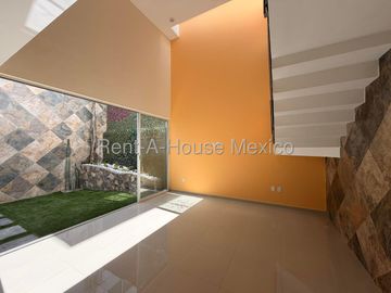 Casa en Renta El Mirador Roof Garden 3 Recamaras 4 Baños Estudio Jardin
