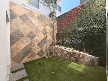 Casa en Renta El Mirador Roof Garden 3 Recamaras 4 Baños Estudio Jardin