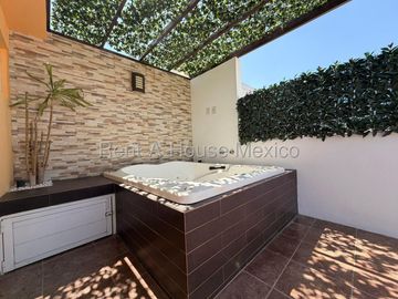 Casa en Renta El Mirador Roof Garden 3 Recamaras 4 Baños Estudio Jardin