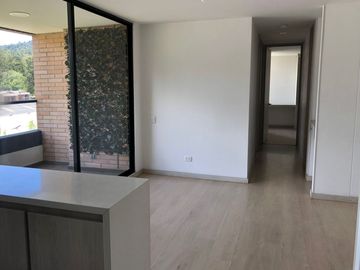 SE ARRIENDA APARTAMENTO DE 77M²