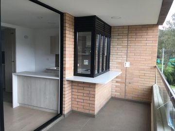 SE ARRIENDA APARTAMENTO DE 77M²