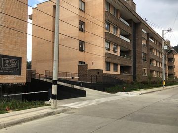 SE ARRIENDA APARTAMENTO DE 77M²