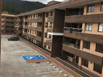 SE ARRIENDA APARTAMENTO DE 77M²