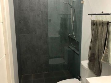 Dijual Rumah Bangunan Baru Modern  Kelapa Gading , 2.5 Lantai (Ada Attic)  - 2.4M Nego