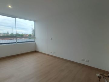 Se arrienda apartamento de 75m²