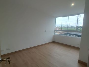 Se arrienda apartamento de 75m²