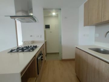 Se arrienda apartamento de 75m²
