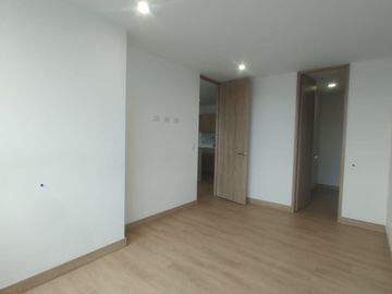 Se arrienda apartamento de 75m²