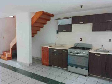 SE VENDE CASA DE 2 NIVELES,LEON DE LOS ALDAMA,LEON GUANAJUATO.