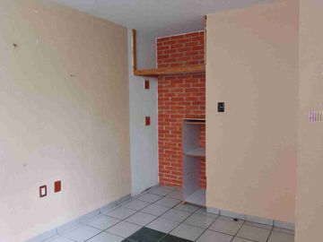 SE VENDE CASA DE 2 NIVELES,LEON DE LOS ALDAMA,LEON GUANAJUATO.