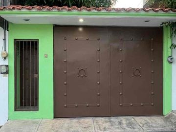Casa sola en excelente ubicación