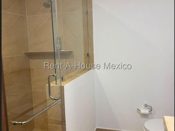 Casa de tres recámaras en renta en Jurica, Querétaro