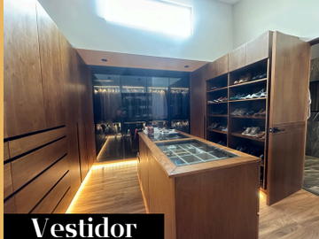 CASA EN VENTA 5 RECAMARAS, 5 Baños completos, 2 medios baños, Roof Garden, cochera techada para 4 autos. PARQUE GRAN RESERVA, LOMAS DE ANGELOPOLIS CAS