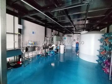Altos de juriquilla renta local en plaza comercial 73 m2-ver descripcion