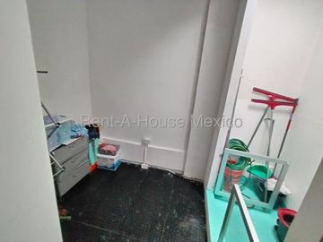 Altos de juriquilla renta local en plaza comercial 73 m2-ver descripcion