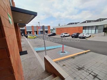 Altos de juriquilla renta local en plaza comercial 73 m2-ver descripcion