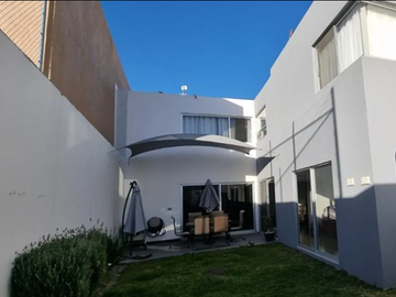 VENTA CASA CELAYA