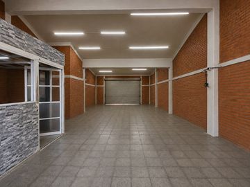BODEGA EN VENTA CENTRO COMERCIAL MORELOS