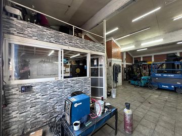 BODEGA EN VENTA CENTRO COMERCIAL MORELOS