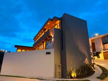 Casa en venta en zanda residencial en esquina.