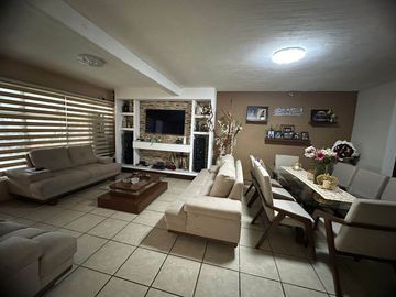 Venta de casa en Ciudad Satélite, Naucalpan De Juárez, Estado De México