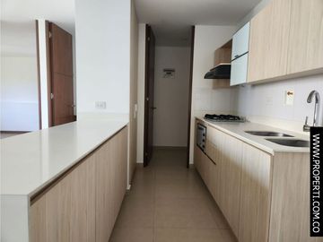 Aparta estudio en Arriendo Loma Los Gonzalez Medellín