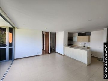 Aparta estudio en Arriendo Loma Los Gonzalez Medellín
