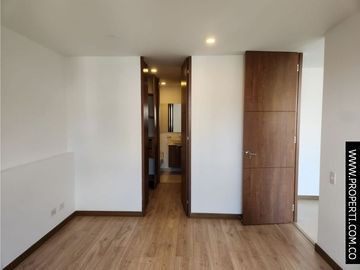 Aparta estudio en Arriendo Loma Los Gonzalez Medellín