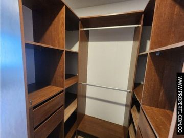 Aparta estudio en Arriendo Loma Los Gonzalez Medellín