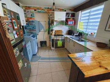 Casa de dos pisos en condominio – Quilpué