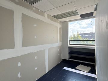Excelente Oficina en Renta de 183.5m² - Espacios Flexibles y Muy Iluminada en Metepec