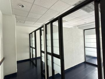 Excelente Oficina en Renta de 183.5m² - Espacios Flexibles y Muy Iluminada en Metepec