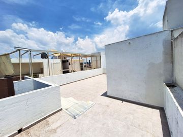 CASA EN RENTA EN SANTUARIOS DEL CERRITO QUERETARO 4 RECAMARAS ROOF GARDEN CERCA DE PLAZA CONSTITUYENTES
