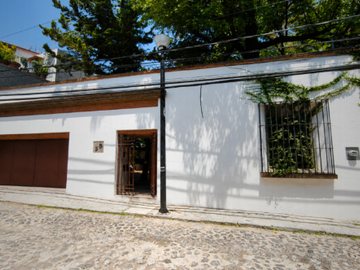 ESPACIOSA CASA DE ENTREGA INMEDIATA EN LA CALLE 38, ALVARO OBREGON, CDMX