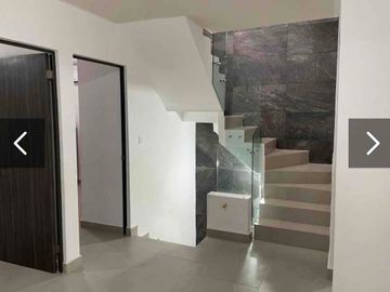 Casa semiamueblada y equipada en Renta  en Cumbre Altta Dominio Cumbres