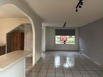 CASA EN RENTA, PALMARES III Querétaro