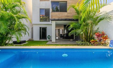 Casa en Venta, Col, Lomas de Ahuatlán. Cuernavaca, Morelos