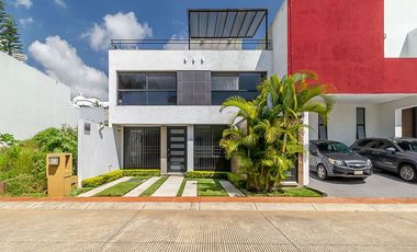 Casa en Venta, Col, Lomas de Ahuatlán. Cuernavaca, Morelos