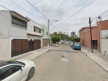 CASA EN VENTA-RECUPERACION BANCARIA Mendelssohn, León