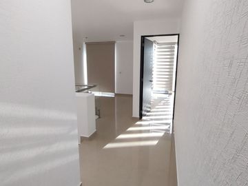 Valle de Juriquilla - Casa de 3 Recamaras, Sala de TV - Renta