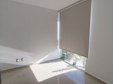 Valle de Juriquilla - Casa de 3 Recamaras, Sala de TV - Renta