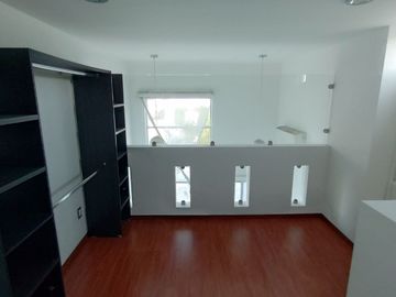 Valle de Juriquilla - Casa de 3 Recamaras, Sala de TV - Renta