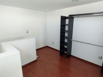 Valle de Juriquilla - Casa de 3 Recamaras, Sala de TV - Renta