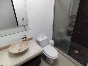 Valle de Juriquilla - Casa de 3 Recamaras, Sala de TV - Renta