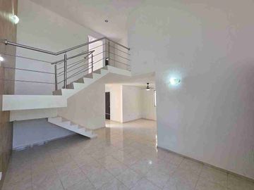CASA EN RENTA CON ROOFTOP Y PISCINA